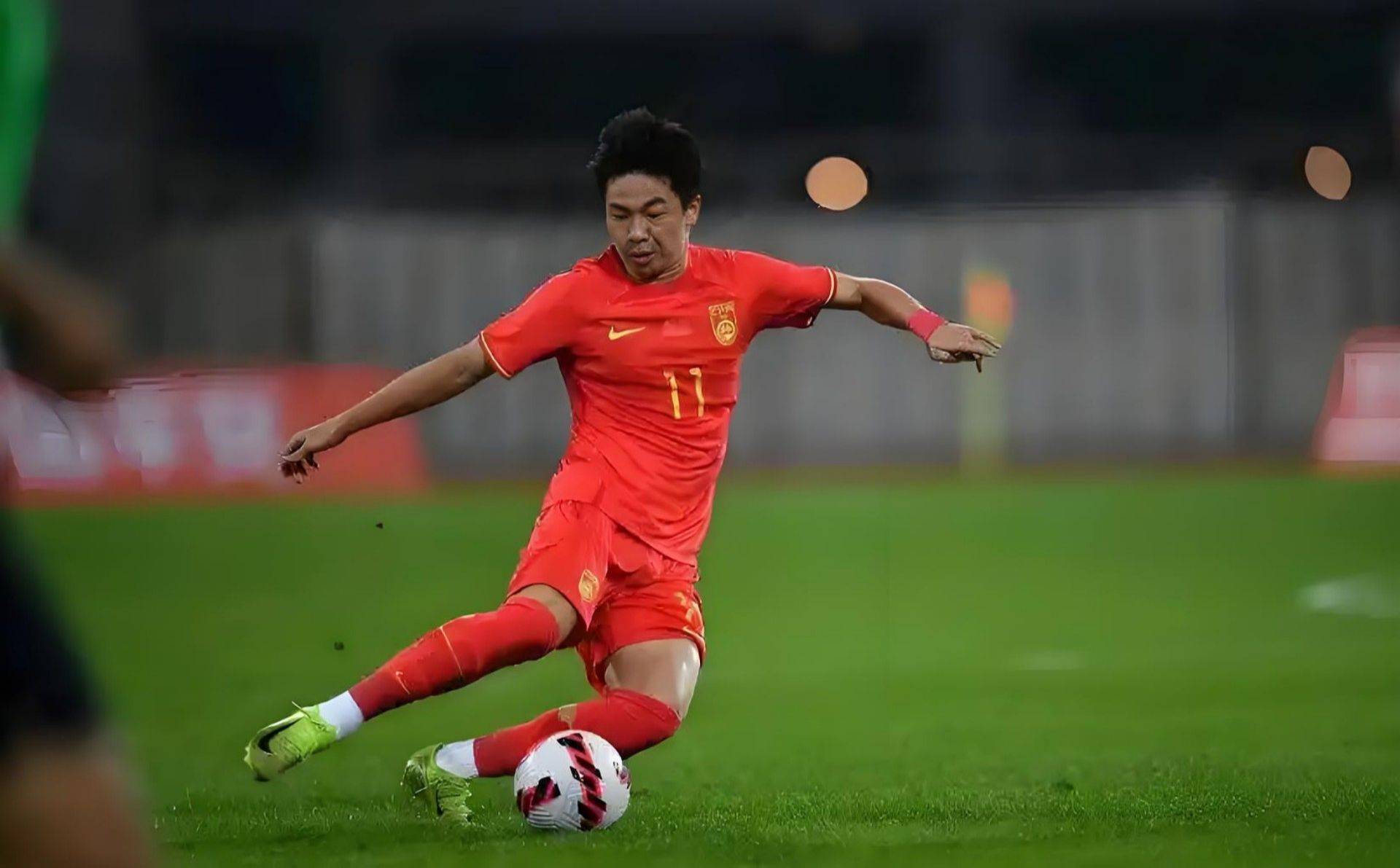 包含B体育平台：国足新帅首次亮相，战术理念引热议的词条