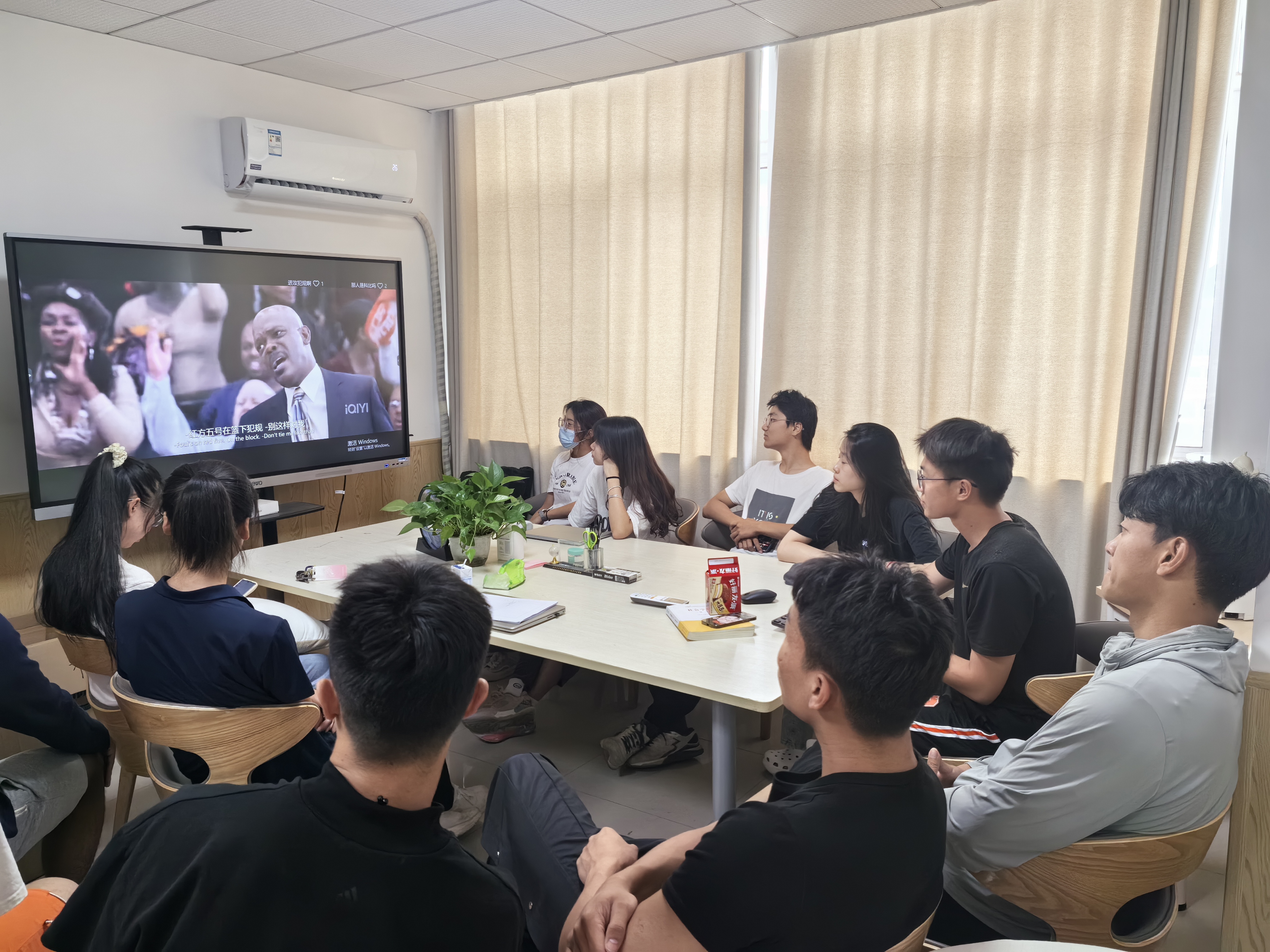 关于B体育：体育精神的传承：教练与年轻人的互动的信息